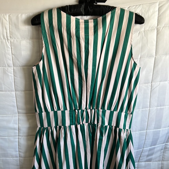 Adorable kelly green and light pink striped sundress with pockets! Like new! - Picture 5 of 7